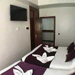 La Salve Pensión 2*